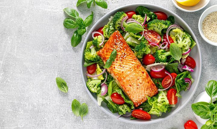 Yemek yapmaya vakit bulamayanlar için: Pratik salata tarifleri
